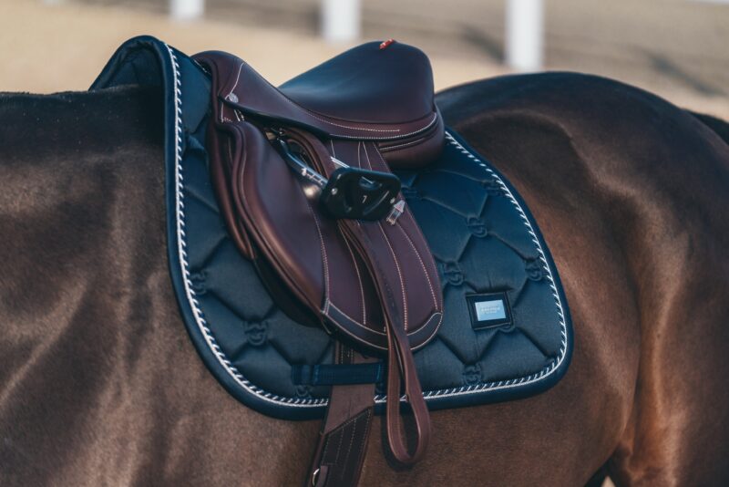 Equestrian Stockholm - Underlag - Black edition - Image 2